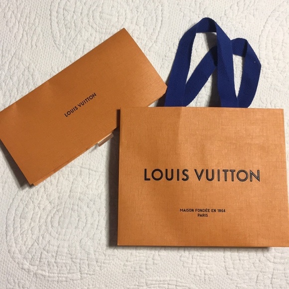 Louis Vuitton bag with receipt holder. - Picture 1 of 8